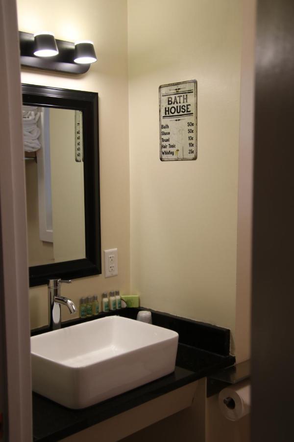 Townhouse Motel Lusk 외부 사진